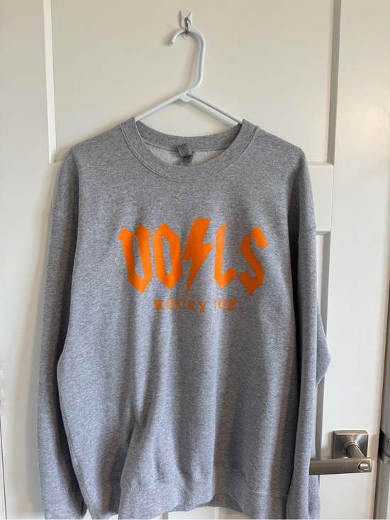 Sweaters - Gray Crewneck Sweatshirt with Orange Graphic